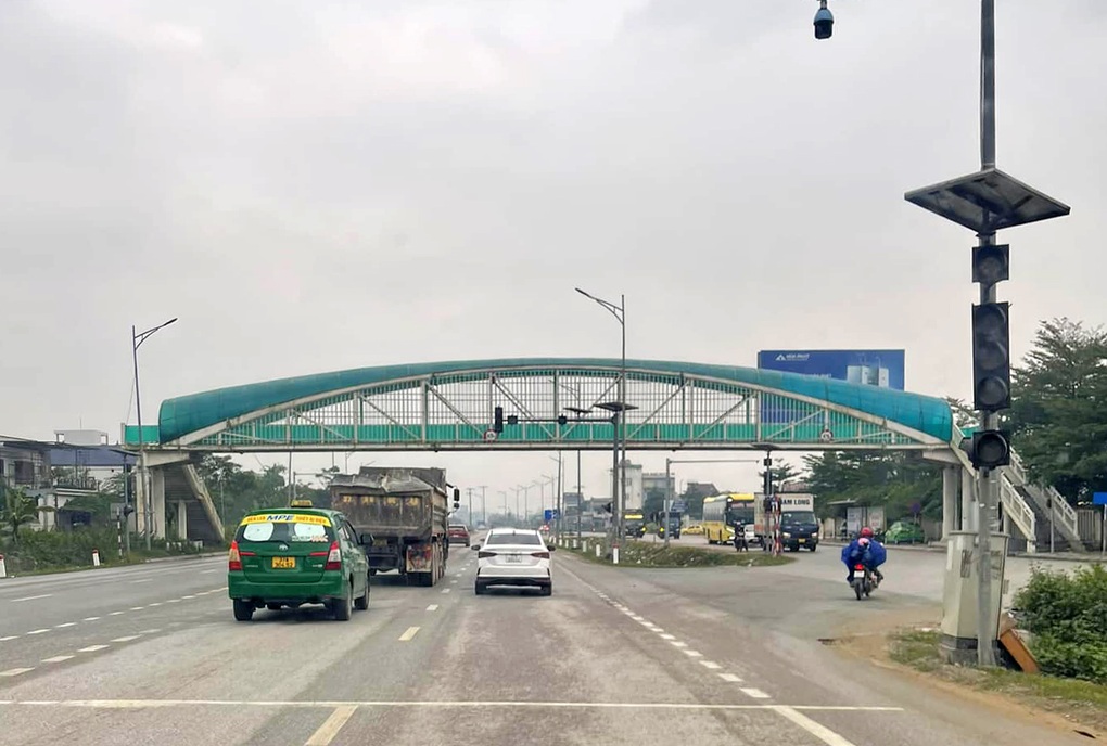 Thành phố Vinh có 10 cụm đèn tín hiệu chập chờn, cần 7 tỷ đồng cải tạo - 1 Thành phố Vinh có 10 cụm đèn tín hiệu chập chờn, cần 7 tỷ đồng cải tạo - 1