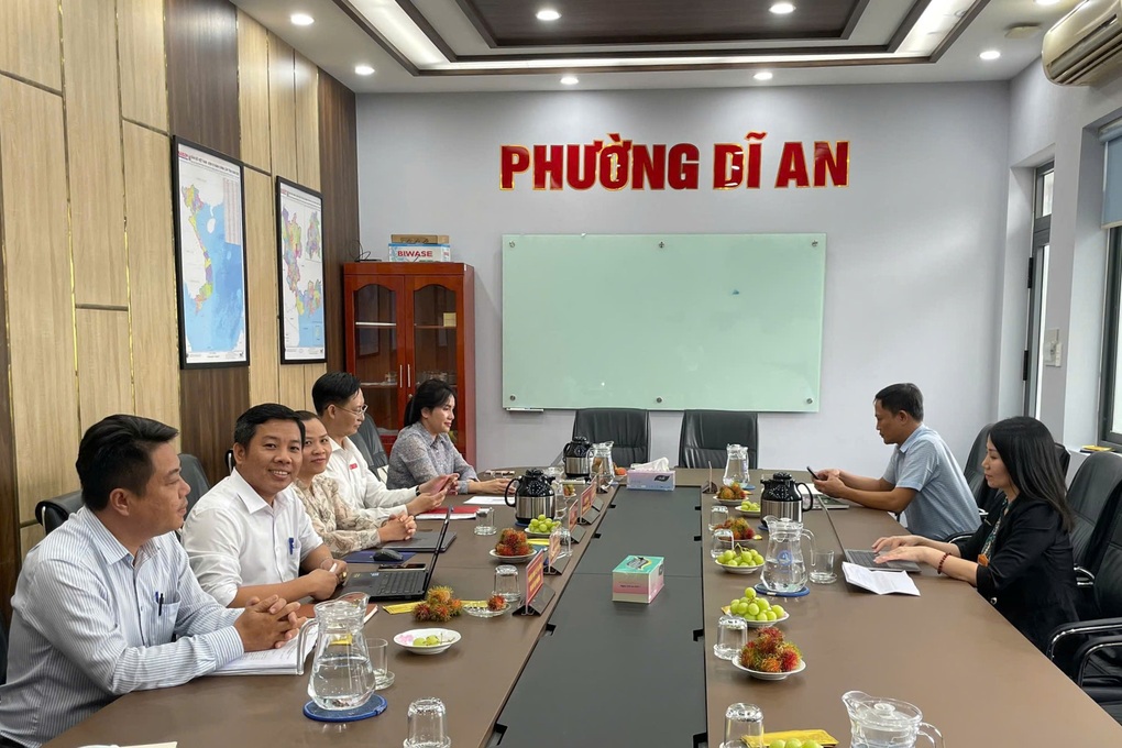 Cán bộ biệt phái Bộ Nội vụ hướng dẫn công tác chuyên môn tại TPHCM - 2