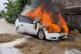Mùa phơi rơm rạ: Nguy cơ cháy ô tô vì bất cẩn, chủ quan