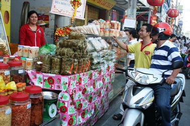 Sôi động thị trường bánh chưng, bánh tét 