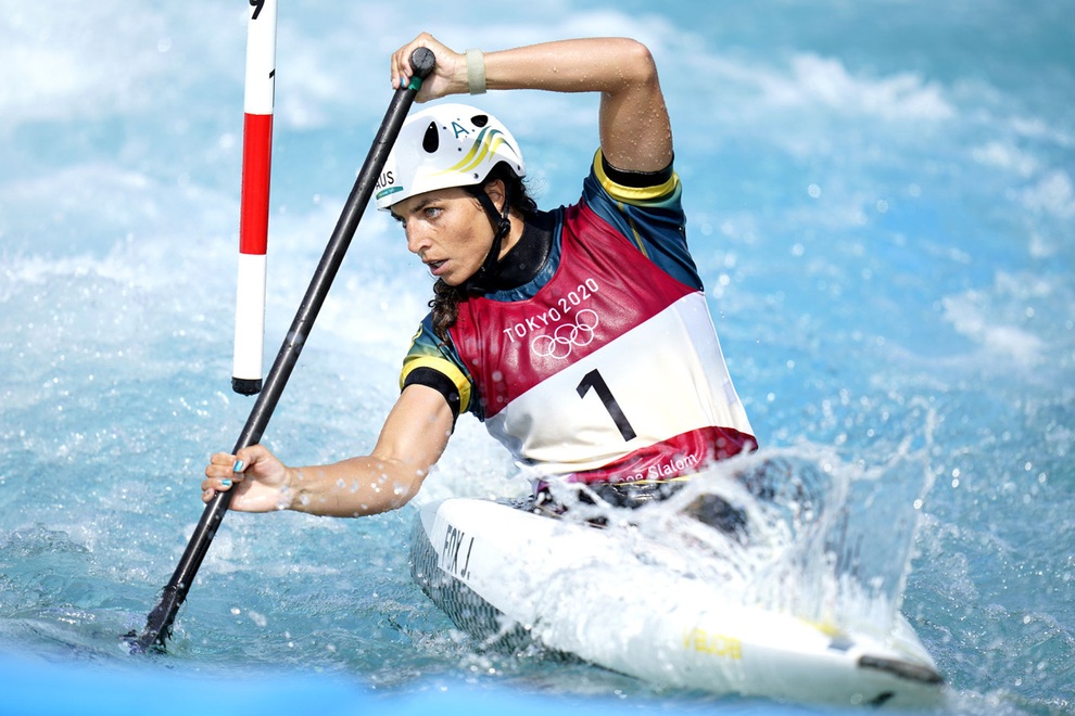 Dùng bao cao su để khắc phục sự cố, nữ vận động viên Olympic gây sốt - 2 Dùng bao cao su để khắc phục sự cố, nữ vận động viên Olympic gây sốt - 2