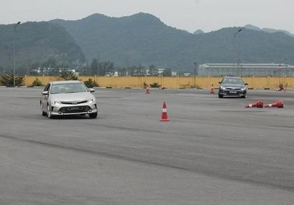 Chuyển công an điều tra vụ giáo viên dạy lái xe sử dụng bằng giả - 1 Chuyển công an điều tra vụ giáo viên dạy lái xe sử dụng bằng giả - 1