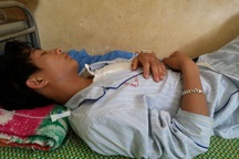 Nghệ An: Nam thanh niên phải nhập viện vì trưởng công an xã ra đòn mạnh tay?