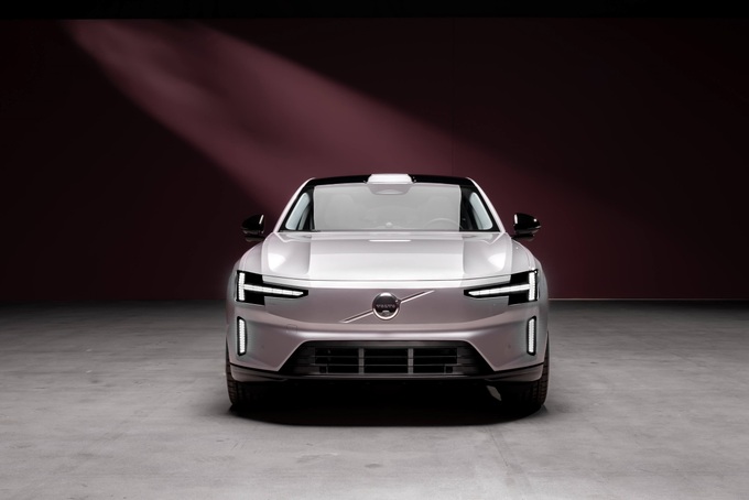 Không phải sedan, cũng không hẳn SUV, Volvo ES90 mở lối đi riêng - 6 Không phải sedan, cũng không hẳn SUV, Volvo ES90 mở lối đi riêng - 6
