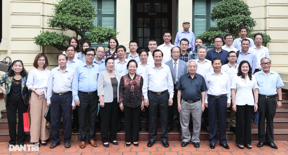 Bàn giao Báo điện tử Dân trí về Bộ Lao động - Thương binh và Xã hội - 4 Bàn giao Báo điện tử Dân trí về Bộ Lao động - Thương binh và Xã hội - 4