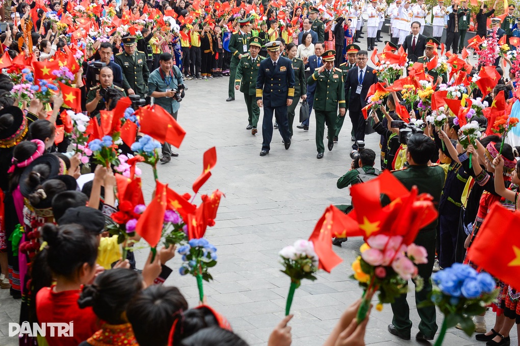 Việt Nam mời Trung Quốc cử lực lượng tham gia diễu binh, diễu hành dịp 30/4 - 2 Việt Nam mời Trung Quốc cử lực lượng tham gia diễu binh, diễu hành dịp 30/4 - 2