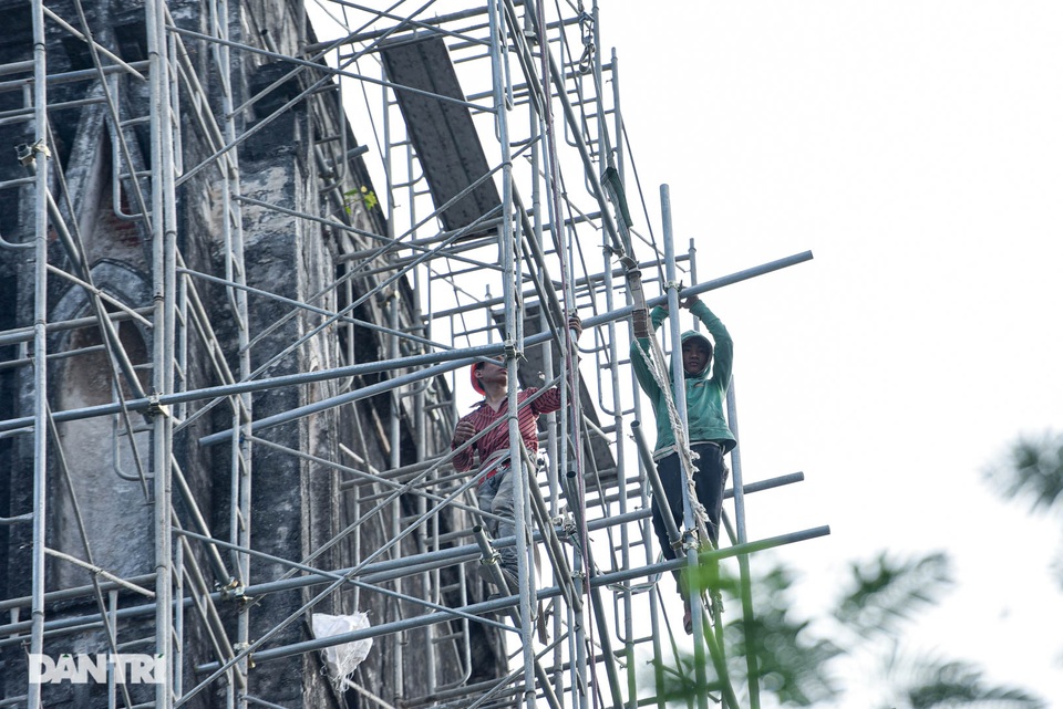 Những hình ảnh cuối cùng của Nhà thờ lớn Hà Nội trước ngày khoác áo mới - 3 Những hình ảnh cuối cùng của Nhà thờ lớn Hà Nội trước ngày khoác áo mới - 3