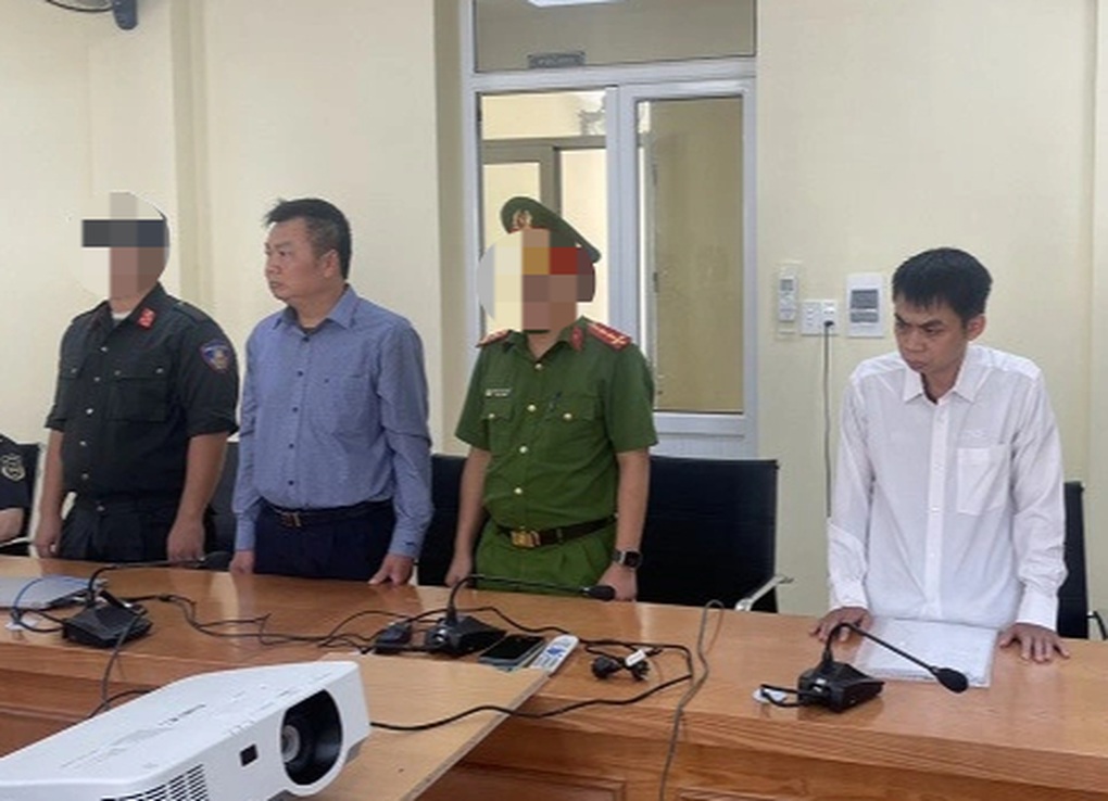 Chi cục trưởng Hải quan Cửa khẩu Xín Mần bị bắt - 1 Chi cục trưởng Hải quan Cửa khẩu Xín Mần bị bắt - 1