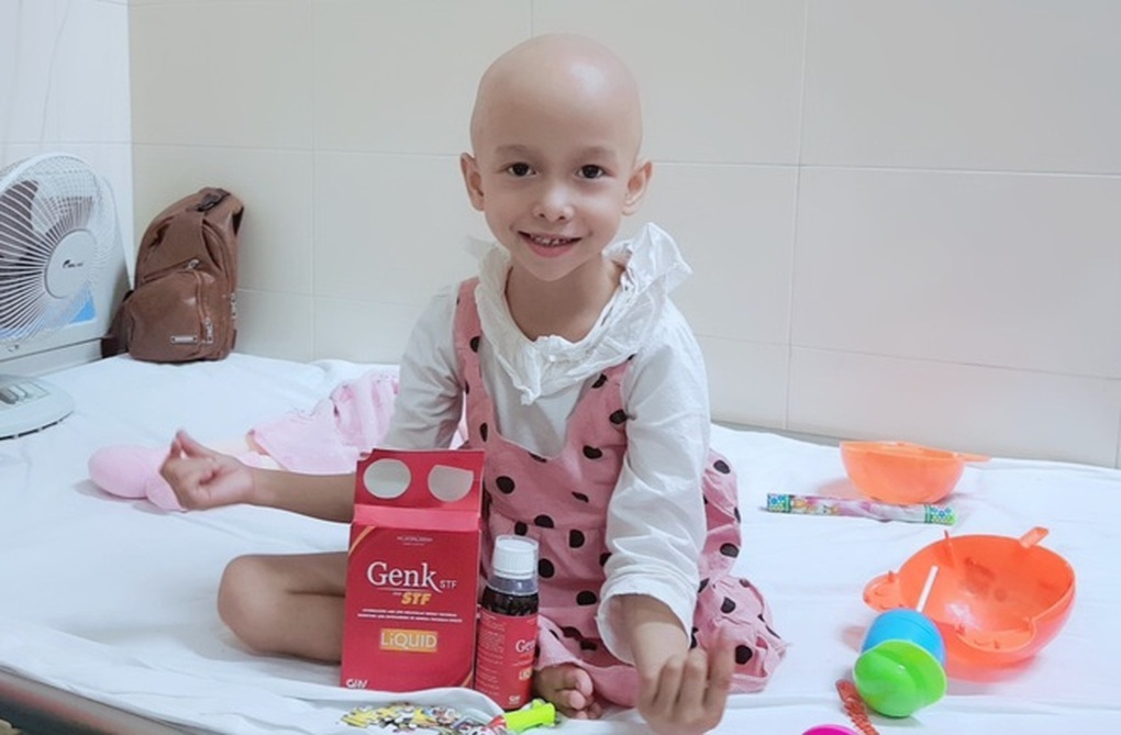 Bà ngoại 70 tuổi mong giành lấy sự sống cho cháu gái nhỏ bị ung thư - 3 Bà ngoại 70 tuổi mong giành lấy sự sống cho cháu gái nhỏ bị ung thư - 3