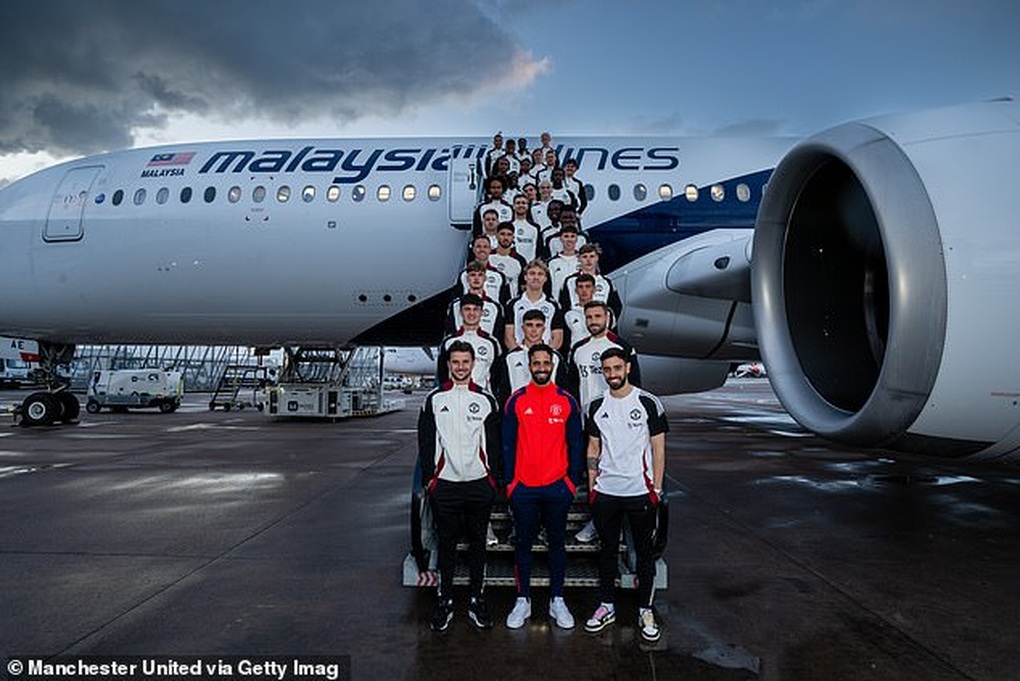 Man Utd tức tốc bay sang Đông Nam Á chạm trán các ngôi sao Việt Nam - 2 Man Utd tức tốc bay sang Đông Nam Á chạm trán các ngôi sao Việt Nam - 2