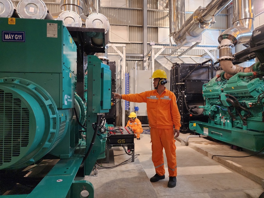EVNSPC khánh thành công trình bổ sung nguồn điện diesel Côn Đảo - 4 EVNSPC khánh thành công trình bổ sung nguồn điện diesel Côn Đảo - 4