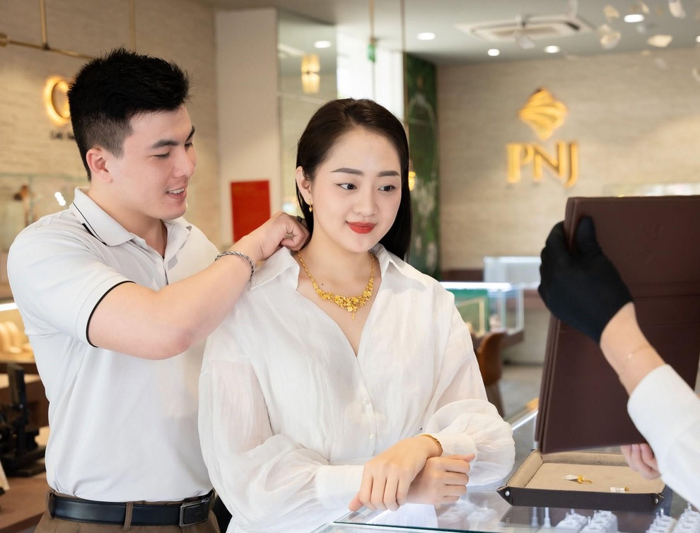 PNJ vào Top 50 công ty kinh doanh hiệu quả nhất Việt Nam - 2 PNJ vào Top 50 công ty kinh doanh hiệu quả nhất Việt Nam - 2