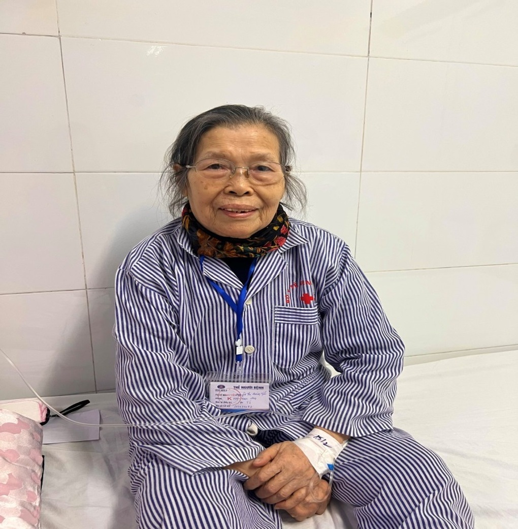 Phát hạch khắp cơ thể, 20 năm vượt qua ung thư nhờ... cái nắm tay - 2 Phát hạch khắp cơ thể, 20 năm vượt qua ung thư nhờ... cái nắm tay - 2