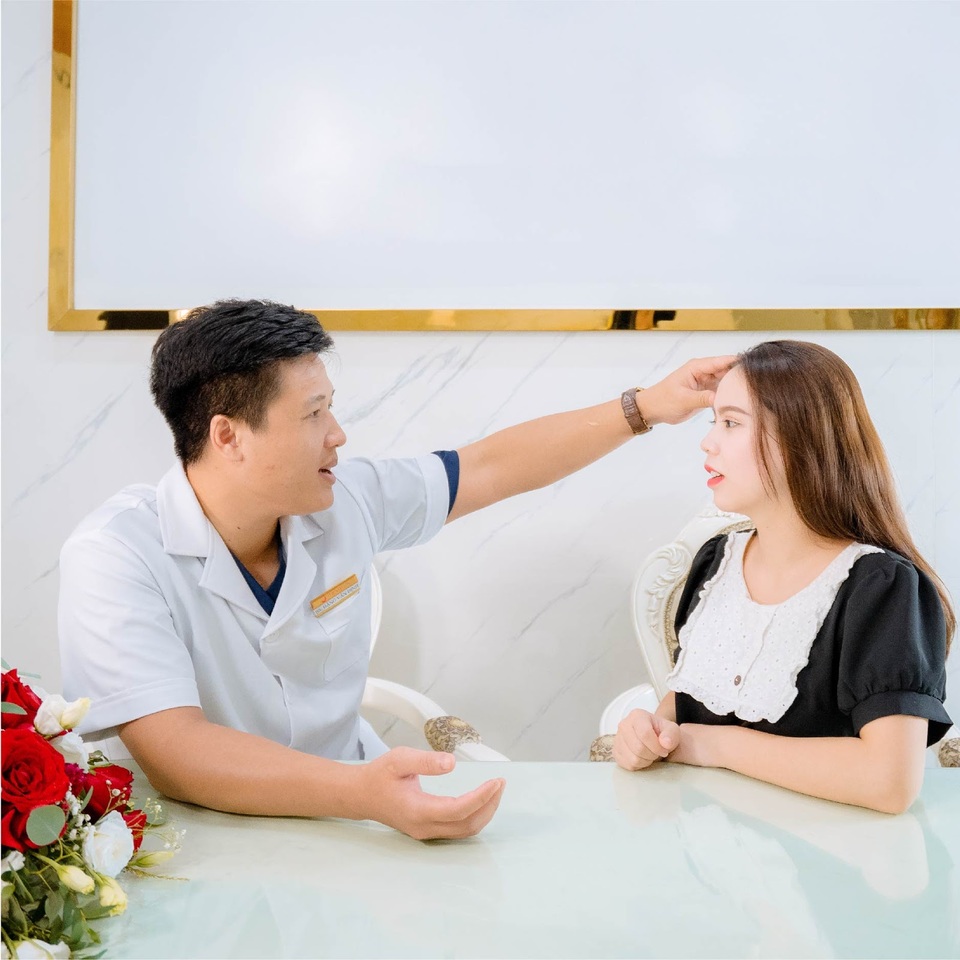 Làm mũi xong người xinh bội phần, người mũi vẹo ngược. Nguyên nhân do đâu? - 2 Làm mũi xong người xinh bội phần, người mũi vẹo ngược. Nguyên nhân do đâu? - 2