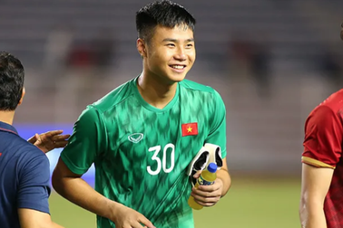 Ngọt ngào với bạn gái trên mạng, Văn Toản khai với mẹ "con chưa có người yêu"