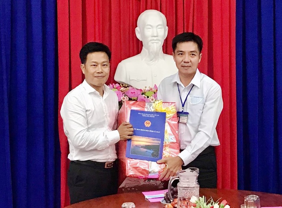 Chủ tịch Cà Mau thăm, tặng quà các cơ sở bảo trợ xã hội - 1 Chủ tịch Cà Mau thăm, tặng quà các cơ sở bảo trợ xã hội - 1