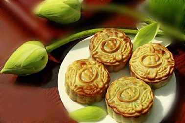 Khách sạn Hilton làm bánh Trung thu từ nguyên liệu Trung Quốc 