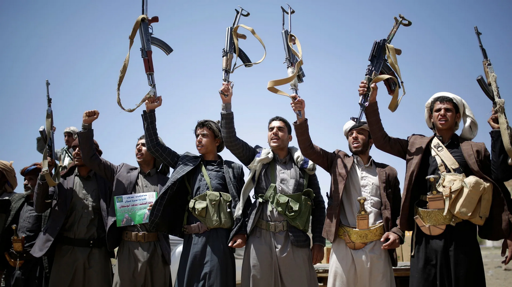 Vì sao Houthi mạo hiểm cơn giận của Mỹ để tấn công tàu trên Biển Đỏ? - 3 Vì sao Houthi mạo hiểm cơn giận của Mỹ để tấn công tàu trên Biển Đỏ? - 3