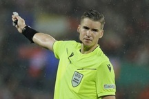 UEFA gây tranh cãi khi công bố trọng tài điều khiển trận chung kết Euro