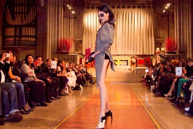 Hoàng Thùy - Tuyết Lan và những bất ngờ tại New York Fashion Week