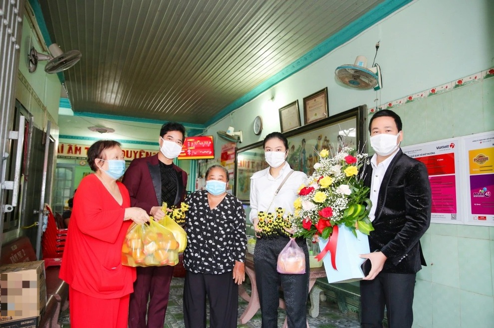 Bất ngờ với hình ảnh ca sĩ Ngọc Sơn lúc 3 tháng tuổi - 3 Bất ngờ với hình ảnh ca sĩ Ngọc Sơn lúc 3 tháng tuổi - 3