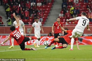 Lewandowski lập cú đúp, Bayern Munich vào chung kết FIFA Club World Cup