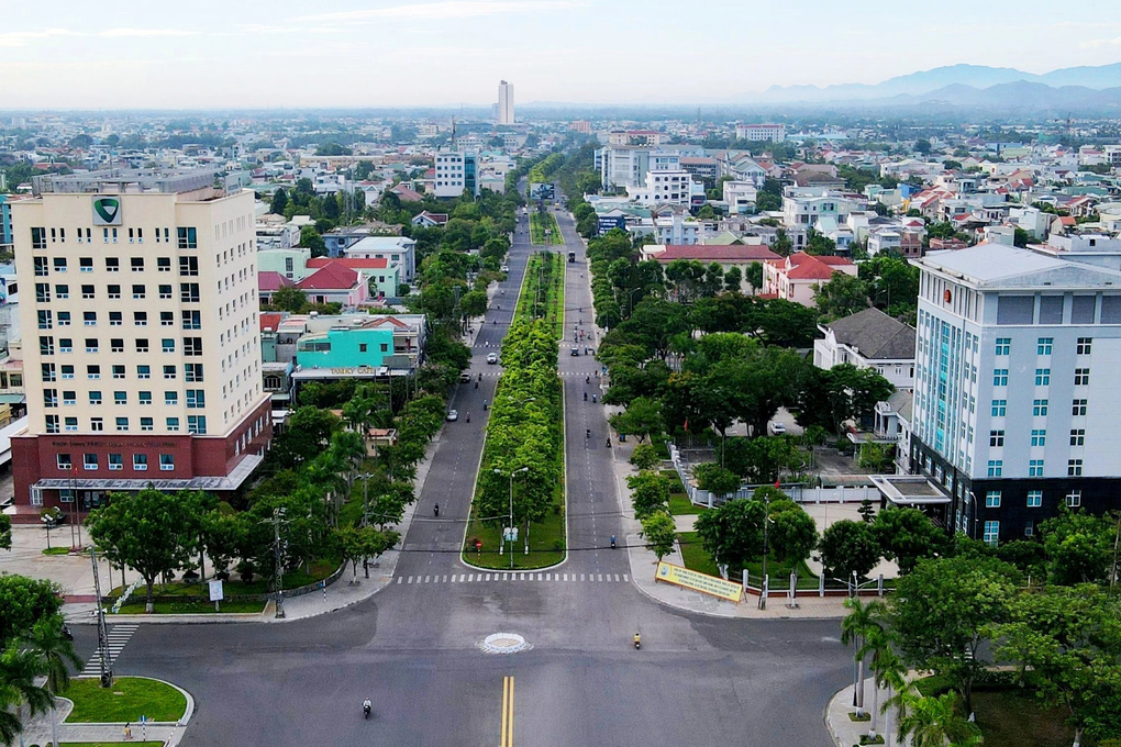 Quảng Nam: Vì sao một tuyến đường đội giá nâng cấp đến 3 lần? - 1 Quảng Nam: Vì sao một tuyến đường đội giá nâng cấp đến 3 lần? - 1