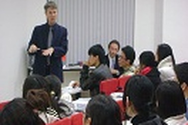 Du học tại chỗ với Đại học London-LSE