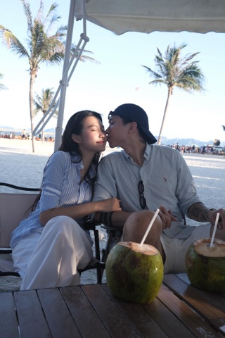 Đoàn Văn Hậu - Doãn Hải My: Từ tin nhắn "chào em" đến hôn nhân gây chú ý - 9
