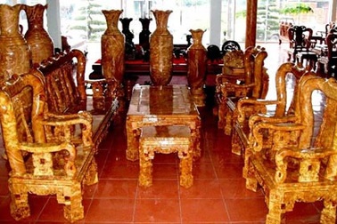 Đại gia vung tiền chơi ngọc nghiến