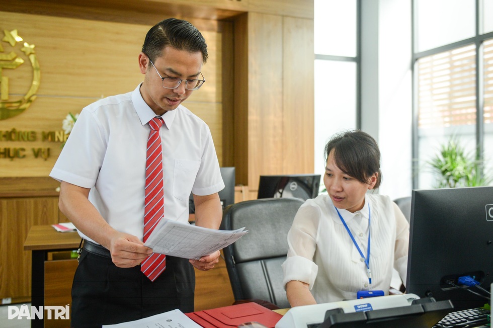 Bí thư phường Phú Thượng: Ứng dụng chuyển đổi số để phục vụ dân tốt nhất - 2 Bí thư phường Phú Thượng: Ứng dụng chuyển đổi số để phục vụ dân tốt nhất - 2