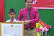 Trao Huân chương của Chủ tịch nước đến học sinh lớp 5 cứu hai em nhỏ khỏi đuối nước