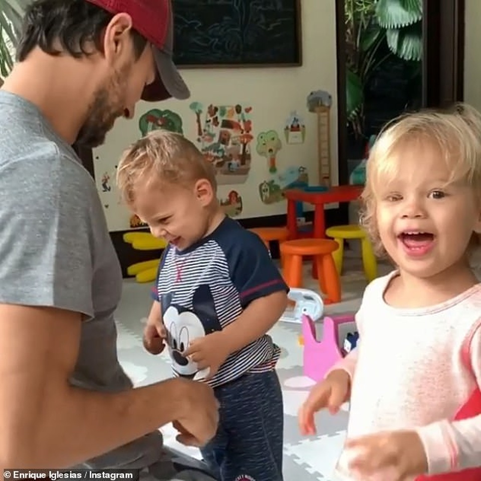 Enrique Iglesias và Anna Kournikova bí mật đón đứa con thứ ba - 9 Enrique Iglesias và Anna Kournikova bí mật đón đứa con thứ ba - 9