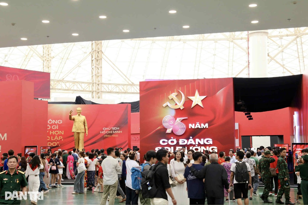 Kéo dài thời gian Triển lãm 80 năm hành trình Độc lập - Tự do - Hạnh phúc - 1 Kéo dài thời gian Triển lãm 80 năm hành trình Độc lập - Tự do - Hạnh phúc - 1