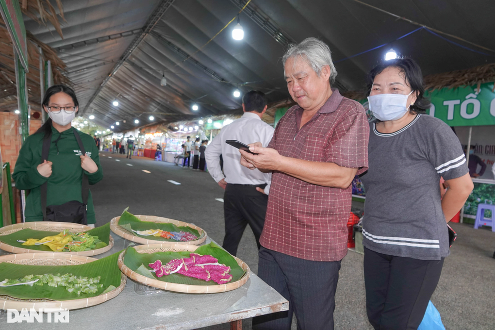 Chàng trai biến bánh dân gian thành đầm dạ hội siêu đẹp - 8 Chàng trai biến bánh dân gian thành đầm dạ hội siêu đẹp - 8