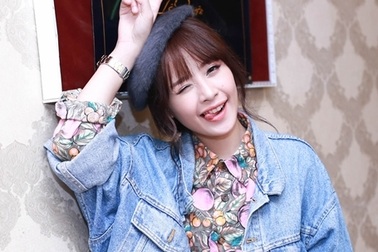 Chi Pu nắm tay Gil Lê hát "My Everything"  trong ngày sinh nhật muộn