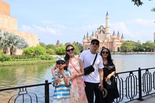Thúy Diễm mang bầu tuổi 40: Không ngại mặc gợi cảm, chồng thức đêm chăm sóc - 8