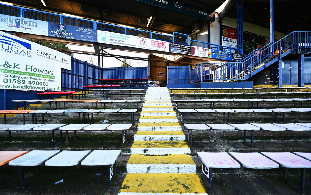 Luton Town ở Premier League: Giấc mơ nhỏ, hạnh phúc to - 4 Luton Town ở Premier League: Giấc mơ nhỏ, hạnh phúc to - 4