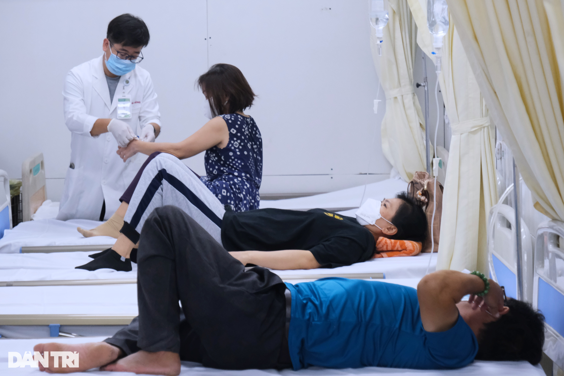 Vì sao nhiều nhân viên y tế rời bệnh viện công sang bệnh viện tư? - 9 Vì sao nhiều nhân viên y tế rời bệnh viện công sang bệnh viện tư? - 9