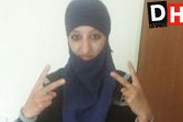 Nữ nghi phạm đánh bom tự sát Paris lớn tiếng với cảnh sát