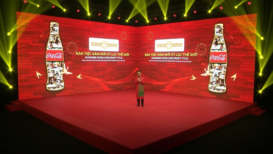 Bàn tiệc năm mới kỷ lục Thế giới - ngàn hành động nhỏ lan tỏa Tết diệu kỳ - 1 Bàn tiệc năm mới kỷ lục Thế giới - ngàn hành động nhỏ lan tỏa Tết diệu kỳ - 1