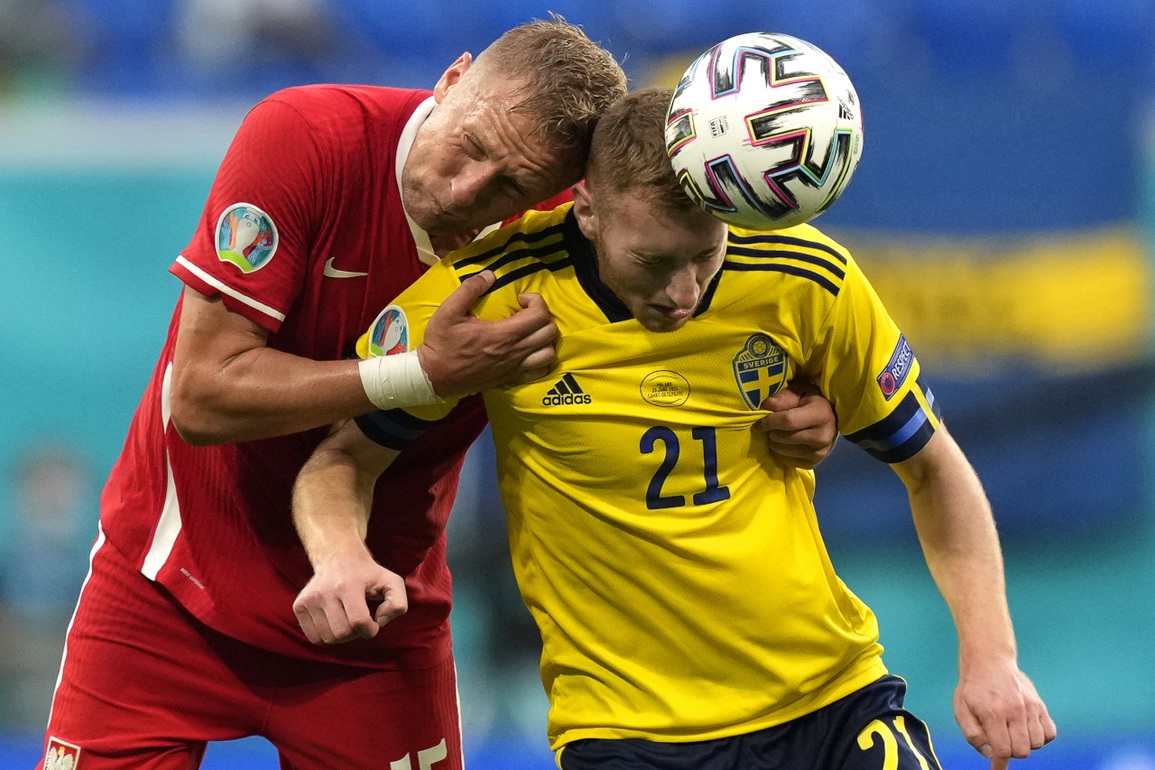Báo Nga nói gì khi đội nhà chịu lệnh cấm cực nặng của FIFA? - 3 Báo Nga nói gì khi đội nhà chịu lệnh cấm cực nặng của FIFA? - 3