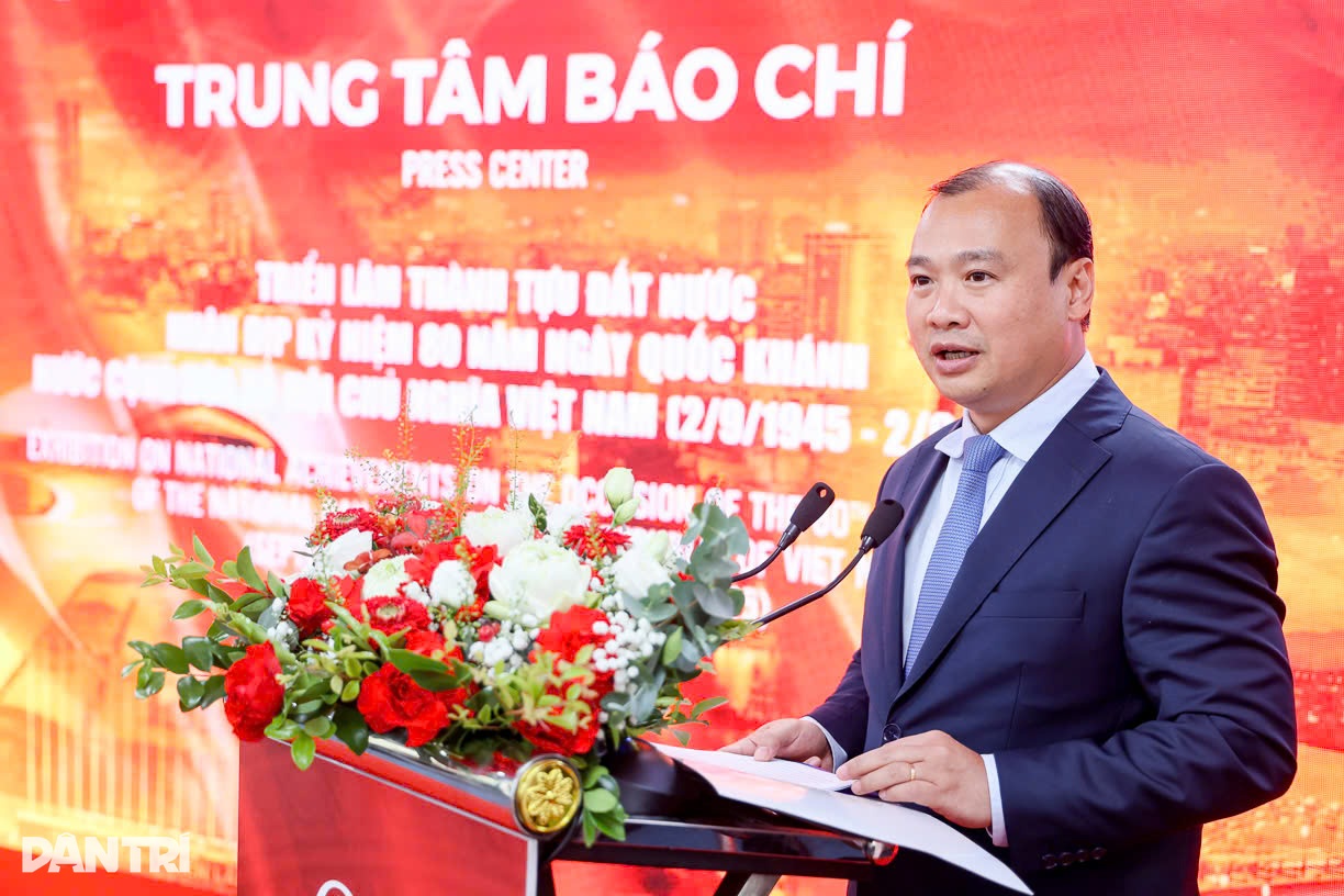 Khai trương trung tâm báo chí của triển lãm 80 năm thành tựu đất nước - 1