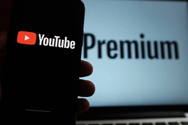 Người dùng YouTube bức xúc vì mua gói trả phí vẫn phải xem quảng cáo