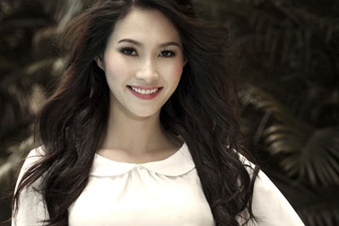 Hoa hậu Thu Thảo đẹp rạng ngời