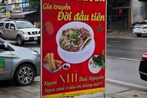 Những quán ăn gây xôn xao vì tấm biển độc lạ trên khắp Việt Nam