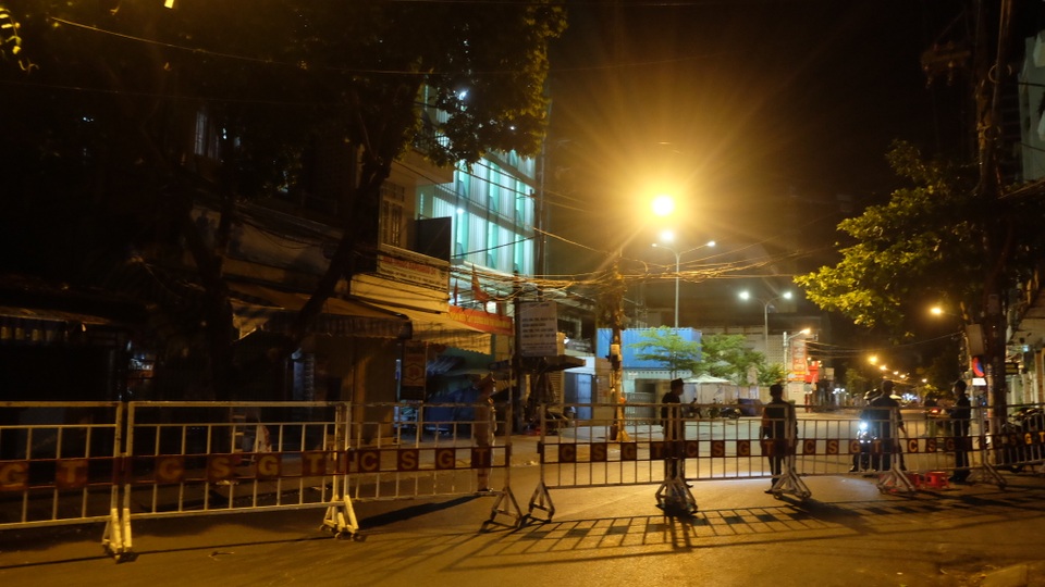 Cận cảnh Đà Nẵng phong tỏa 3 vùng tâm dịch - 7 Cận cảnh Đà Nẵng phong tỏa 3 vùng tâm dịch - 7