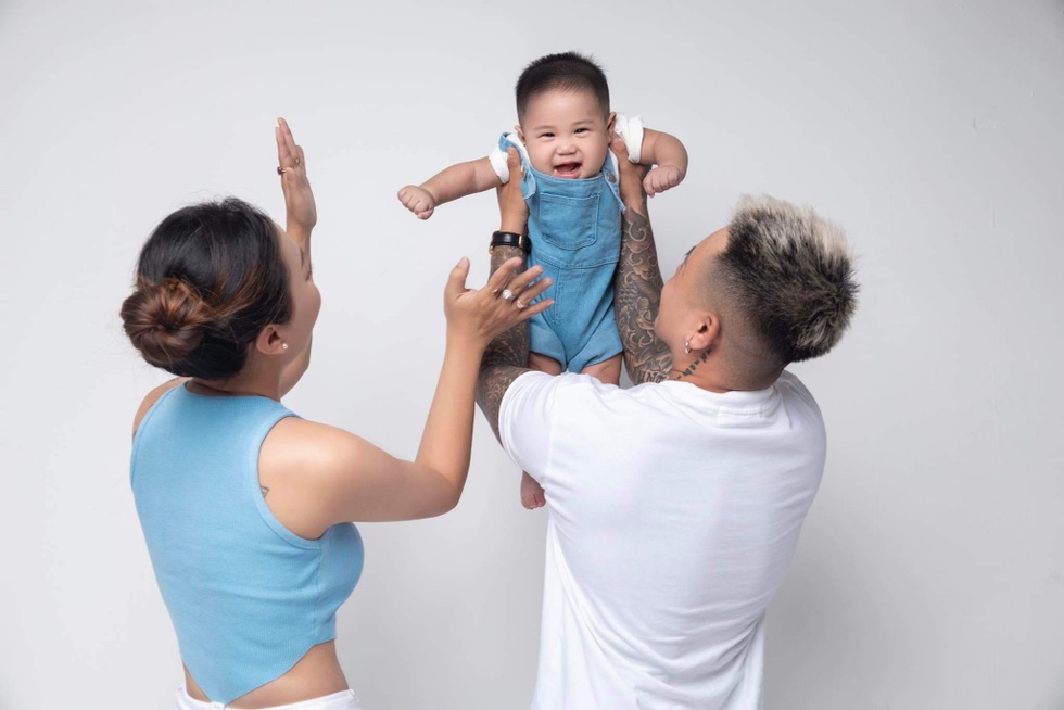 Chồng chuyển giới ở TPHCM dở khóc khi mang thai, sinh con hộ vợ - 8 Chồng chuyển giới ở TPHCM dở khóc khi mang thai, sinh con hộ vợ - 8