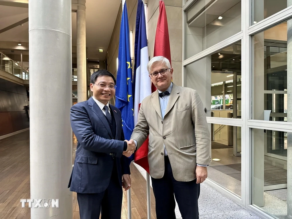 Việt Nam và Pháp thúc đẩy dự án đường sắt đô thị Nhổn-Ga Hà Nội - 1 Việt Nam và Pháp thúc đẩy dự án đường sắt đô thị Nhổn-Ga Hà Nội - 1