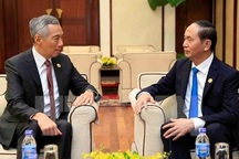 Chủ tịch nước, Thủ tướng chúc mừng 45 năm quan hệ ngoại giao Việt Nam - Singapore